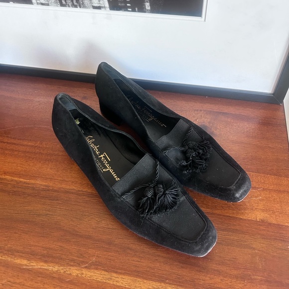 vintage salvatore ferragamo black tassel loafers - Picture 2 of 8